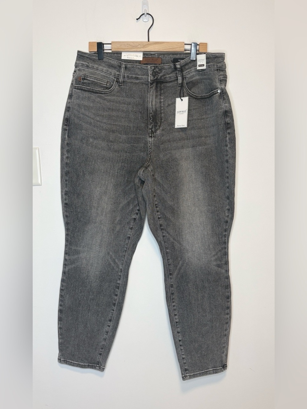 Judy Blue high waist Slim fit jeans NWT , sz : 18 W